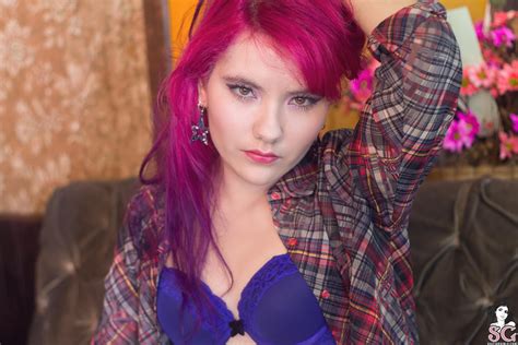 beautiful suicide girl naes backstage show 06 hd iphone high resolution retina image imgpile