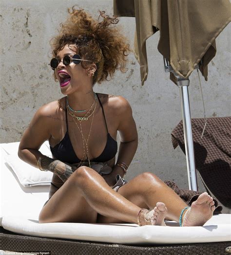 Rihanna In A Bikini 30 Photos Thefappening