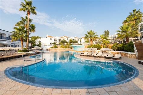 mar hotels paradise club spa  cala  bosch menorca   beach