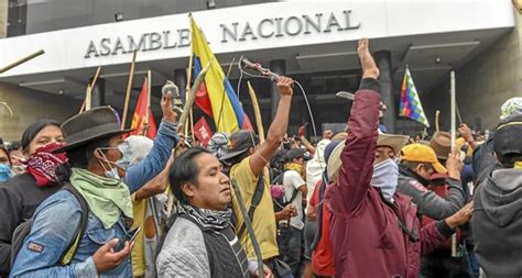moreno lleva el gobierno  guayaquil ante la toma indigena de quito