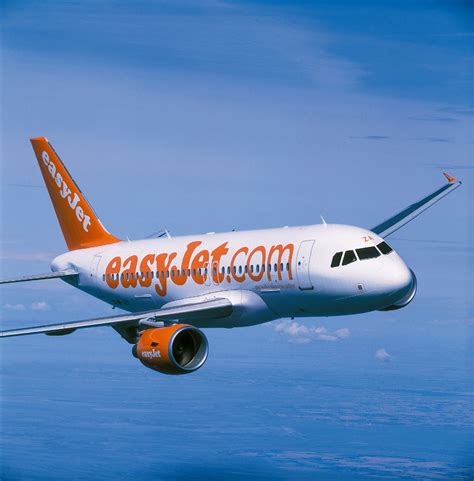 easyjet  ryanair comparing  cost carriers  study  blog