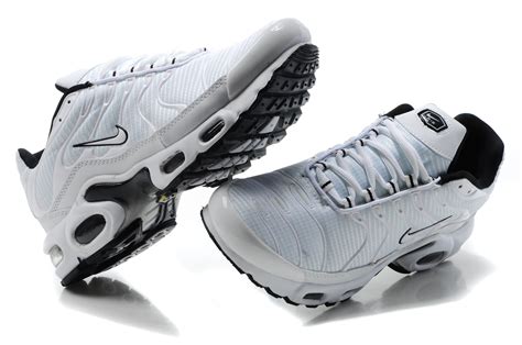 nike tn grossiste chaussure nike tnchaussure requin pas cher air tn requin net homme nike