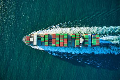 container shipping   works  trade finance global