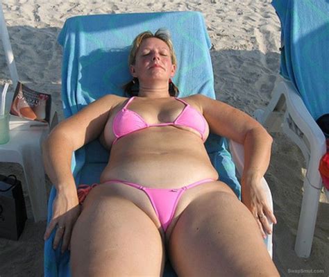 chubby wife bikini