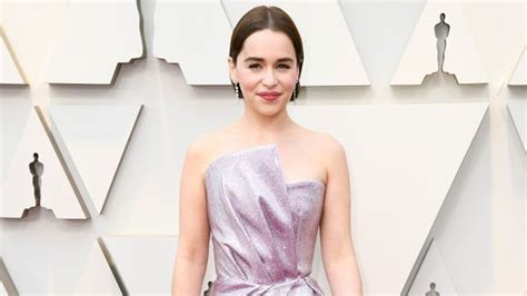 Emilia Clarke Is A Brunette Again On 2019 Oscars Red