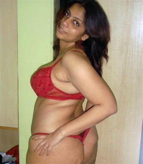 South Indian Aunty With Big Boobs Posing Naked Tattood