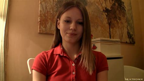 amateur porn hunt lovely teen brunette babe lisa gives job