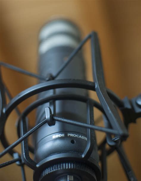 review rode procaster  versatile dynamic broadcast microphone