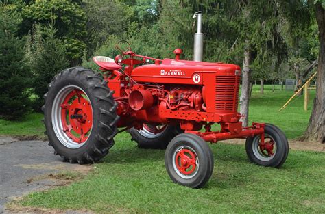 farmall  variations collectors  classic tractor fever tv