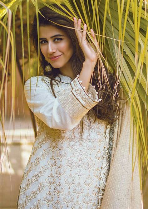 syra yousuf pakistani actress pakistani formal dresses pakistani fashion casual asian fashion