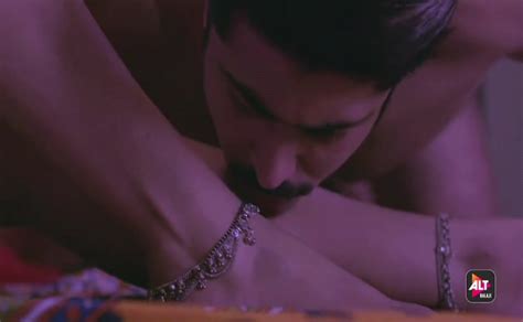 Mrinalini Tyagi Butt Breasts Scene In Gandi Baat Aznude