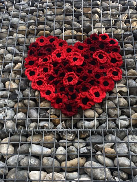 remembrance day poppy displays  knitting network
