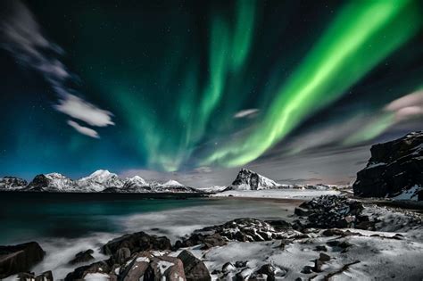 places   aurora borealis  canada icy canada
