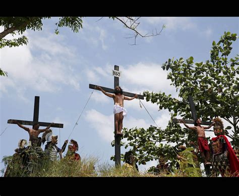 Crucifixion Ritual Part Of Easter Celebration In Philippines Daily Star