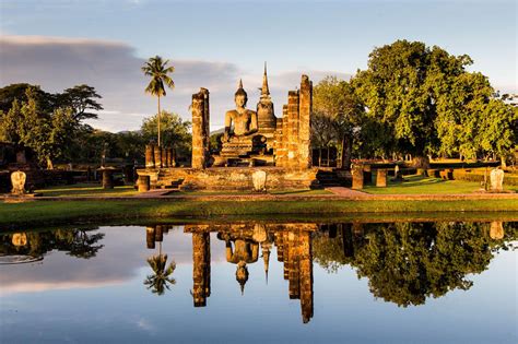 A Guide To The Ruins Of Sukhothai Thailand