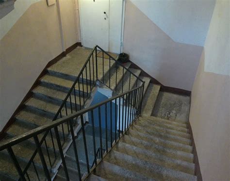 20 Hilarious Staircase Building Fails