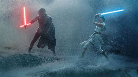 daisy ridley teases an epic lightsaber fight scene between rey and kylo