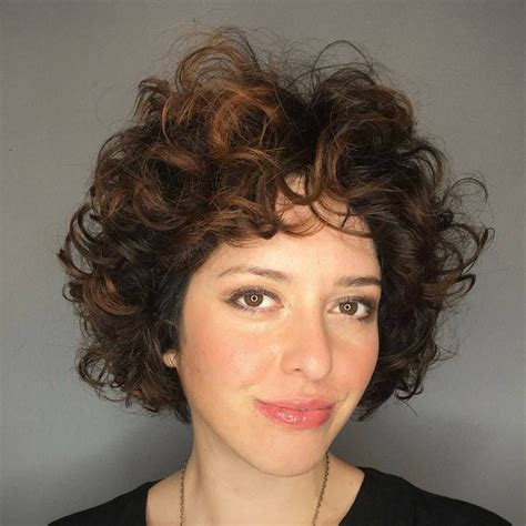 65 Different Versions Of Curly Bob Hairstyle Curly Hair Styles Bob