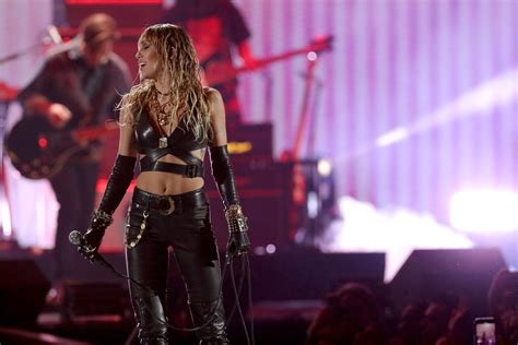 Miley Cyrus Performs On Stage At 2019 Iheartradio Music Festival In Las