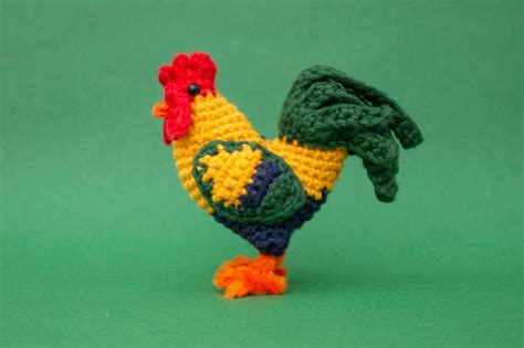 amigurumi rooster  crochet pattern stellas yarn universe