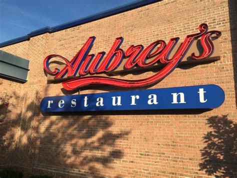 Best Chicken Sandwich Picture Of Aubrey S Restaurant Cleveland