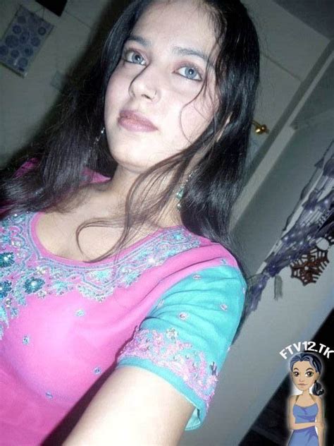 whatsapp girls mobile numbers iqra khan desi beautiful hot pakistani girl mobile whatsapp upload