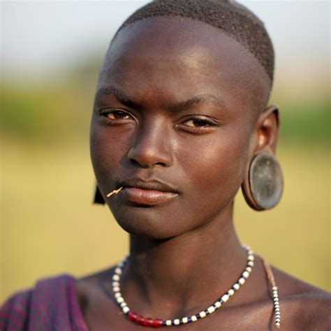 ethiopian tribes suri girl dietmar temps photography