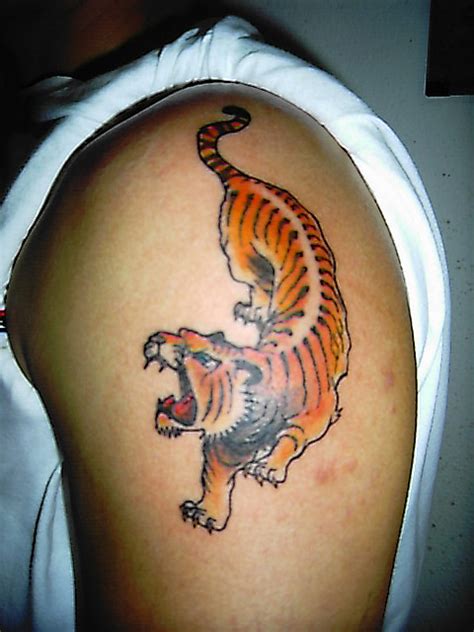 tiger tattoo  shoulder sheclickcom