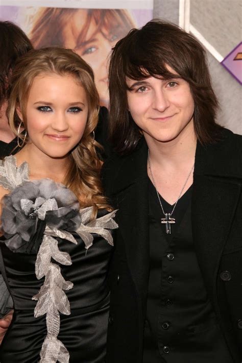 emily osment cute hq photos at the premiere of walt disney pictures hannah montana the movie