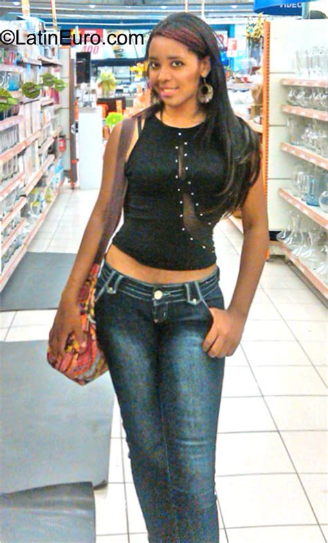 Online Now Esmarlyn Female 28 Dominican Republic Girl