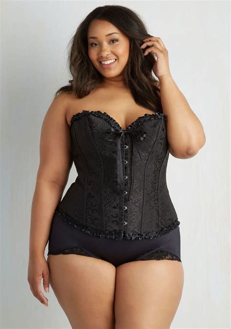 Black Lingerie Suggestions For Stylish Plus Size Girls