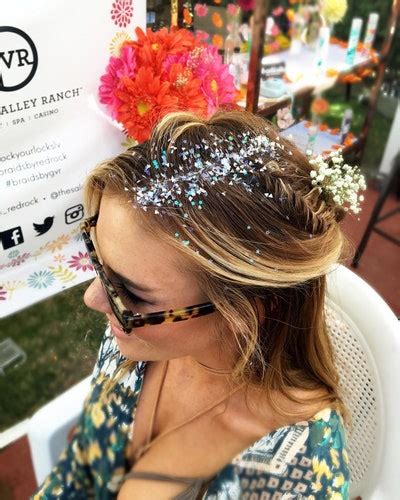 glitter roots hair trend music festival hairstyles teen vogue