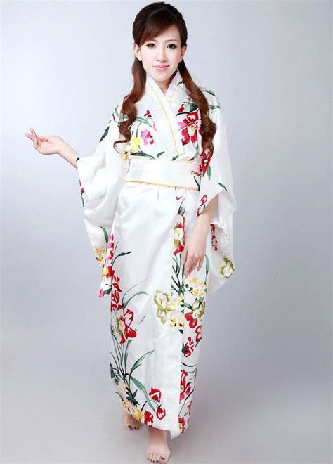 Classy Traditional White Japanese Kimono For Women With Floral Pattern