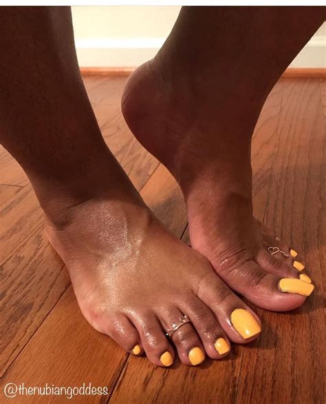 Pin By Maurice On Ebony Pretty Feet Acrylic Toes Toe Nail Color