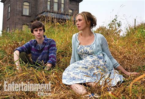 Bates Motel Photo With Vera Farmiga And Freddie Highmore As Norma And