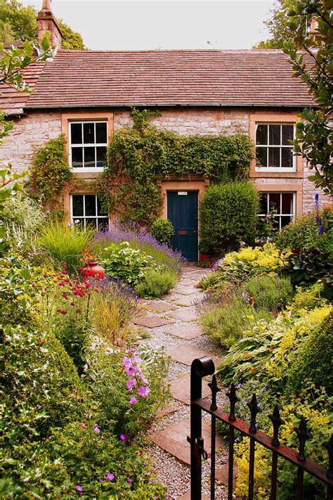 decide   english cottage garden     dengarden