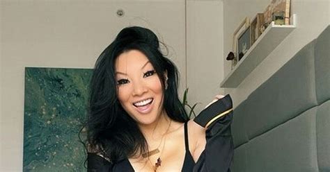 porn star asa akira leaves fans gobsmacked with sexy snaps in new