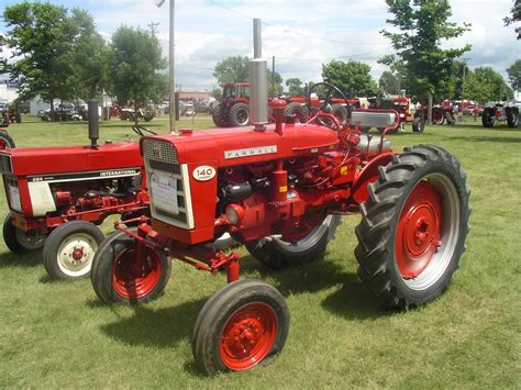 farmall  tractor tractor library