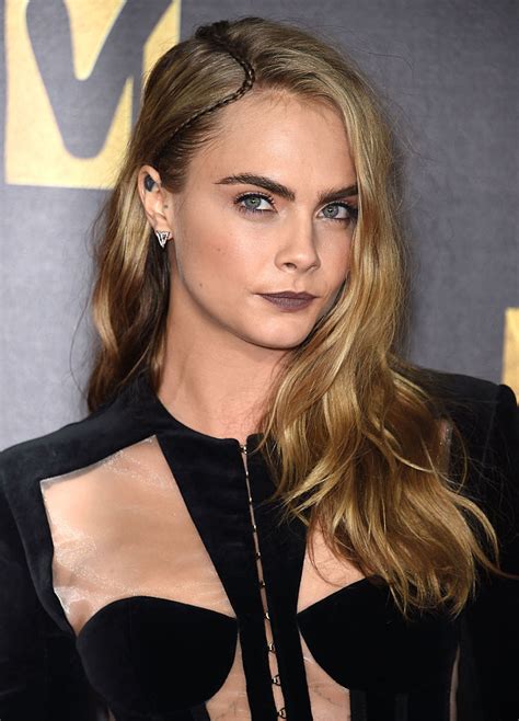 Cara Delevingne Hair See Her Best Hairstyles And Beauty