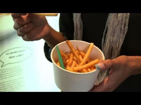 belgique  distributeur automatique de frites tente sa chance youtube