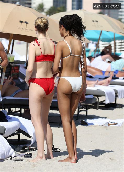 Malia Obama Sexy At The Beach With Her Friends 16 02 2019 Aznude