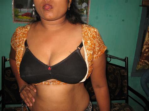 bhabhi ki saree me nangi chuchi ki sexy photos hd sex