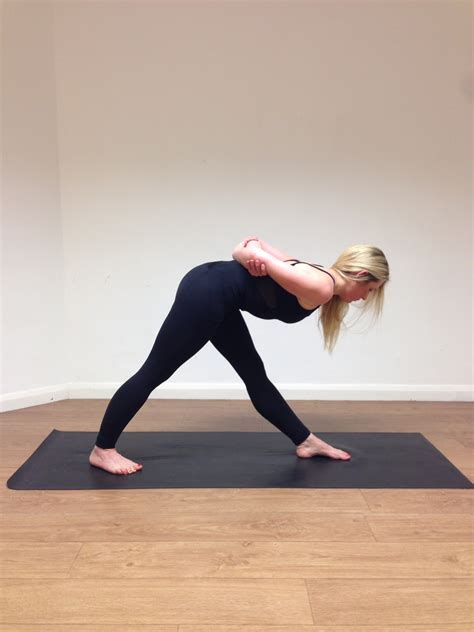 guest post  yoga poses  runners   simpelle