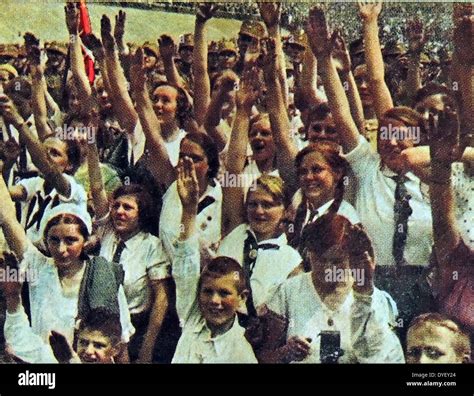 hitler youth girls fotos und bildmaterial in hoher auflösung alamy