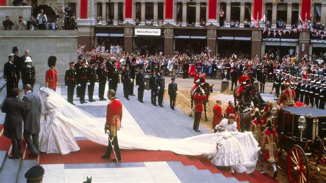 Why Was Princess Diana’s Wedding Dress So Creased Marie