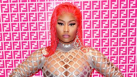 Nicki Minaj Tells Fans To ‘chill’ Over Bare Butt Memes From ‘anaconda