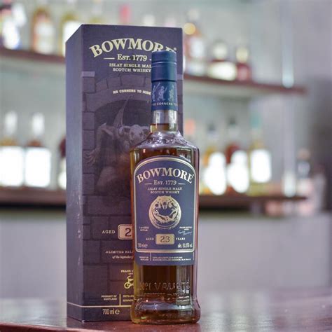 bowmore 23 year old no corners to hide frank quitely limited edition