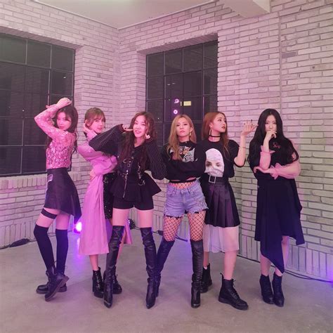 G I Dle· 여자 아이들 On Kpop Girls Concert Outfit Stage