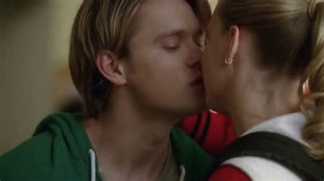 Image Shooting Star Bram Kiss Png Glee Tv Show Wiki