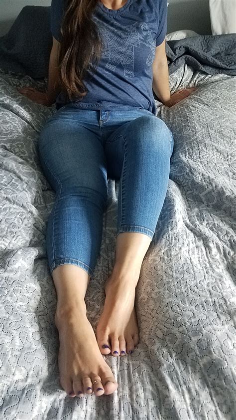 candid homemade and all original pics — my pretty wifes cute toes in